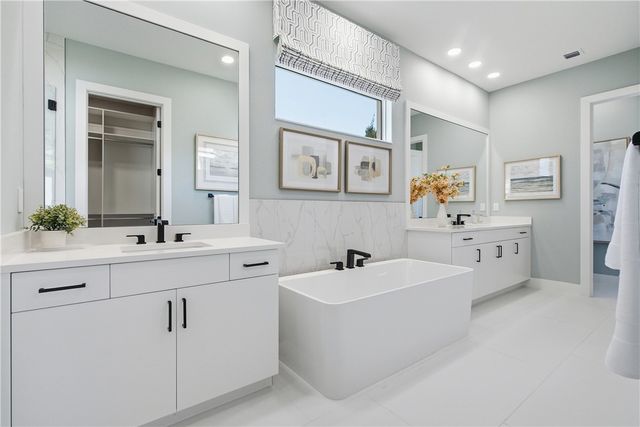 204 Strand Square, Vero Beach, FL 32963