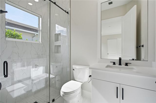 204 Strand Square, Vero Beach, FL 32963