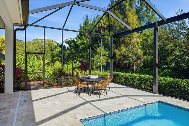 204 Strand Square, Vero Beach, FL 32963