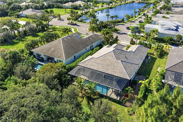 204 Strand Square, Vero Beach, FL 32963