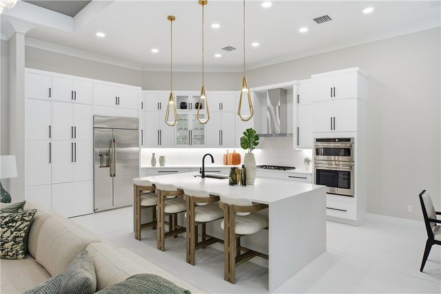 204 Strand Square, Vero Beach, FL 32963