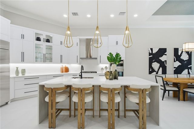 204 Strand Square, Vero Beach, FL 32963