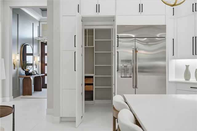 204 Strand Square, Vero Beach, FL 32963