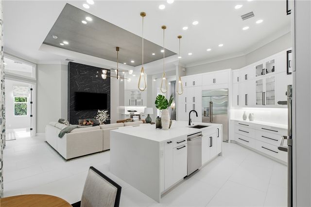 204 Strand Square, Vero Beach, FL 32963