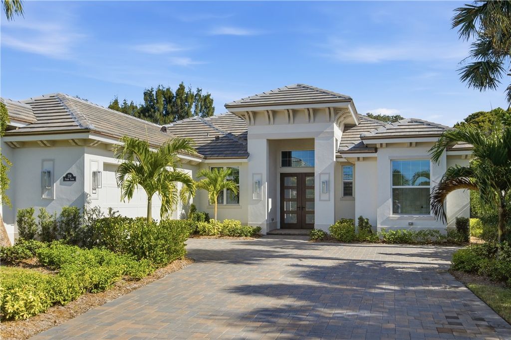 204 Strand Square, Vero Beach, FL 32963