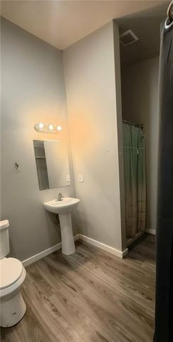 3235 College Avenue, Kansas City, MO 64128