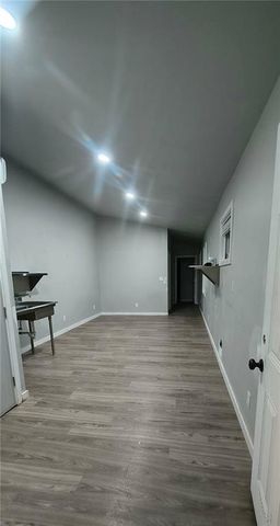 3235 College Avenue, Kansas City, MO 64128