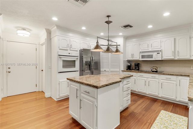 8445 SE Bayberry Terrace, Hobe Sound, FL 33455