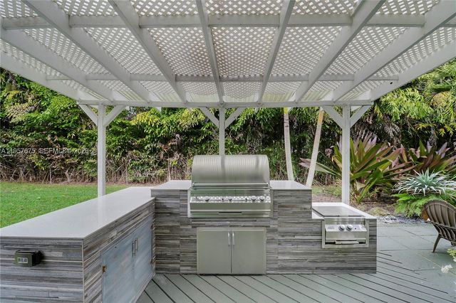 8445 SE Bayberry Terrace, Hobe Sound, FL 33455