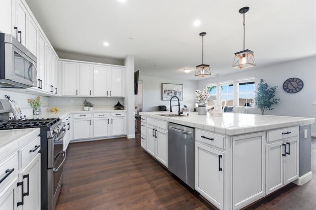 600 Blue Ash Ct, Lincoln, CA 95648