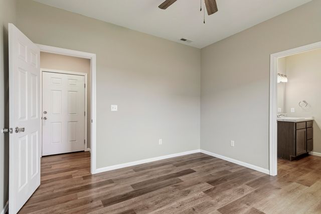 155 W Bluegrass Street, Rogersville, MO 65742