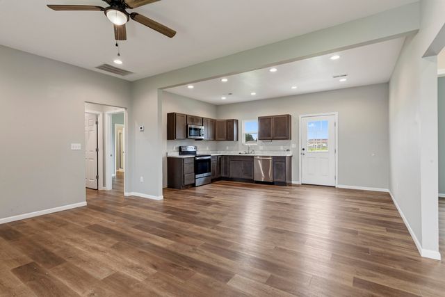 155 W Bluegrass Street, Rogersville, MO 65742