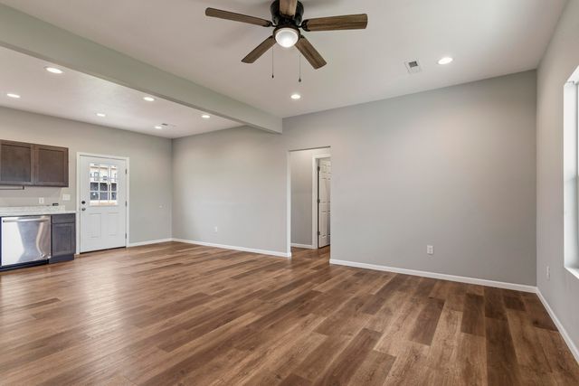 155 W Bluegrass Street, Rogersville, MO 65742