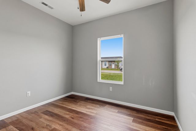 155 W Bluegrass Street, Rogersville, MO 65742