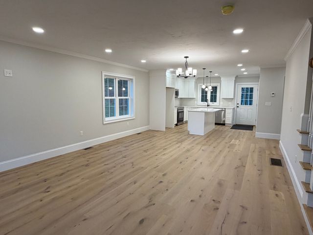 10 Maple Hill Rd, Lakeville, MA 02347