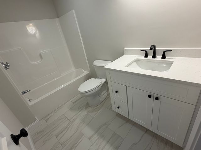 10 Maple Hill Rd, Lakeville, MA 02347