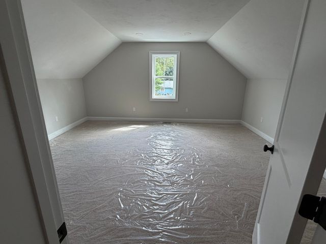 10 Maple Hill Rd, Lakeville, MA 02347