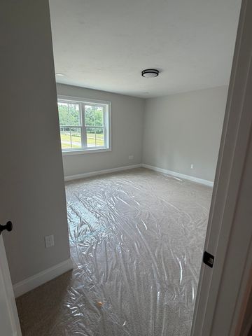10 Maple Hill Rd, Lakeville, MA 02347