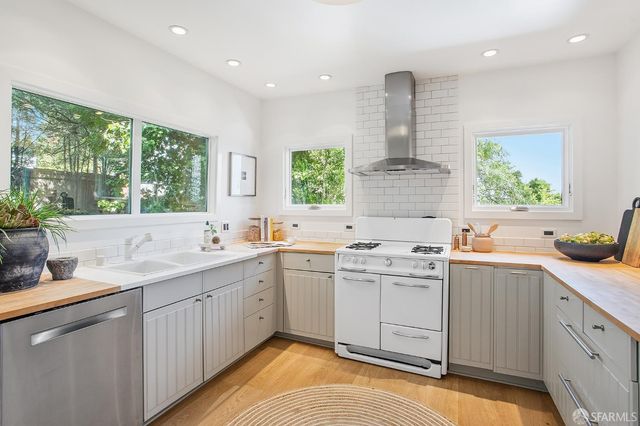 97 Banks Street, San Francisco, CA 94110