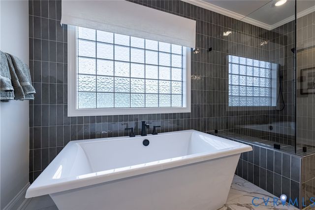 8355 Mount Eagle Rd, Hanover, VA 23005