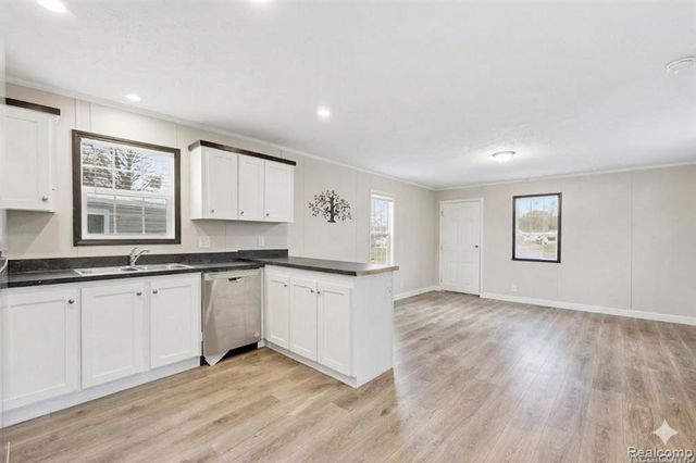 49611 Au Lac Dr E, Chesterfield, MI 48051