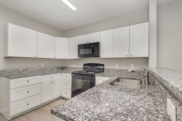 912 Brae Loch Drive, Dallas, TX 75217