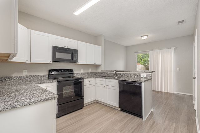 912 Brae Loch Drive, Dallas, TX 75217