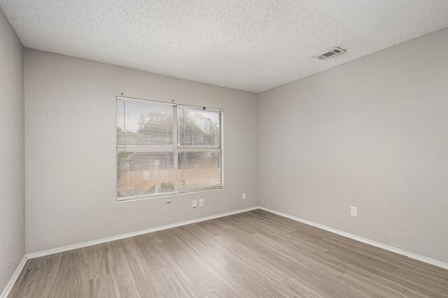 912 Brae Loch Drive, Dallas, TX 75217