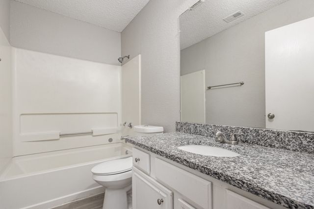 912 Brae Loch Drive, Dallas, TX 75217