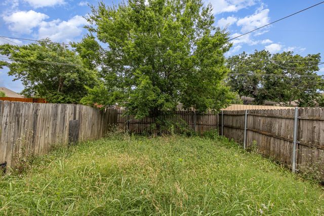 912 Brae Loch Drive, Dallas, TX 75217