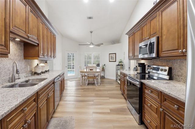 12 Floribunda Court, Homosassa, FL 34446
