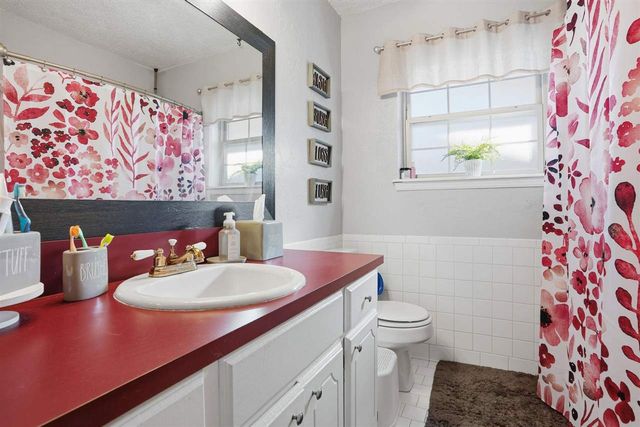 6125 SW Park Pl, Lawton, OK 73505