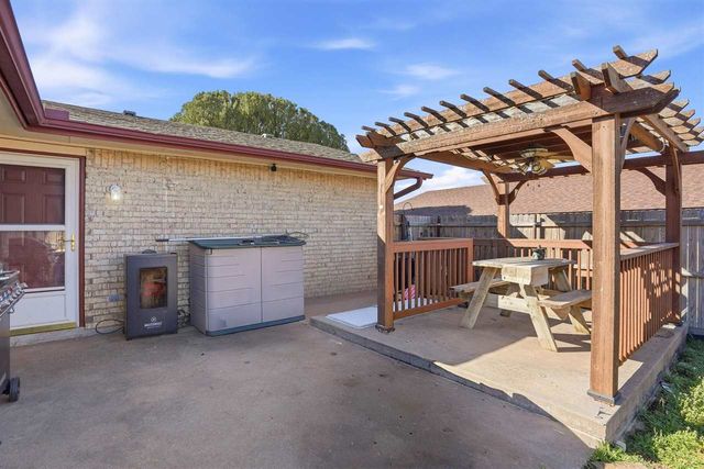 6125 SW Park Pl, Lawton, OK 73505