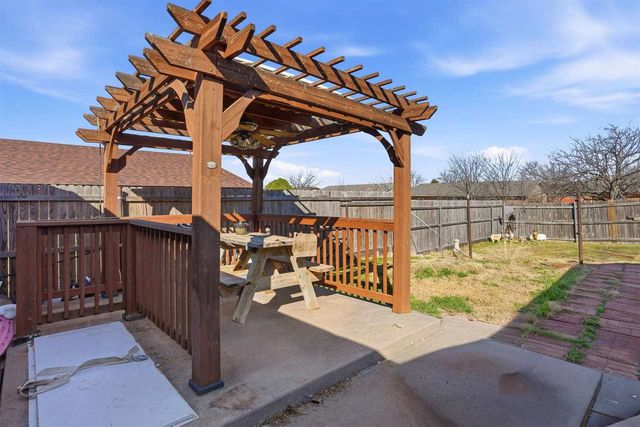 6125 SW Park Pl, Lawton, OK 73505