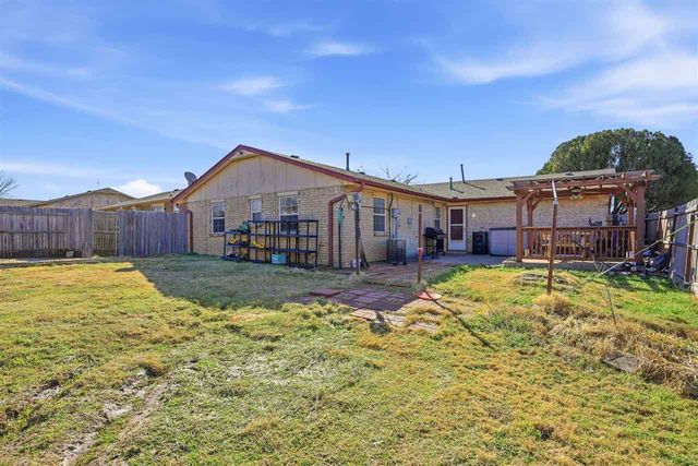 6125 SW Park Pl, Lawton, OK 73505