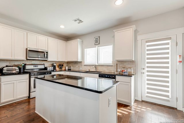 5230 Nature Path, Marion, TX 78124