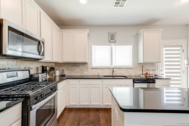 5230 Nature Path, Marion, TX 78124