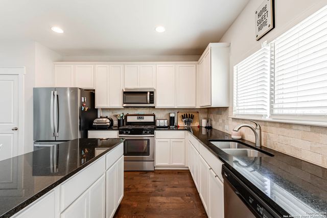 5230 Nature Path, Marion, TX 78124