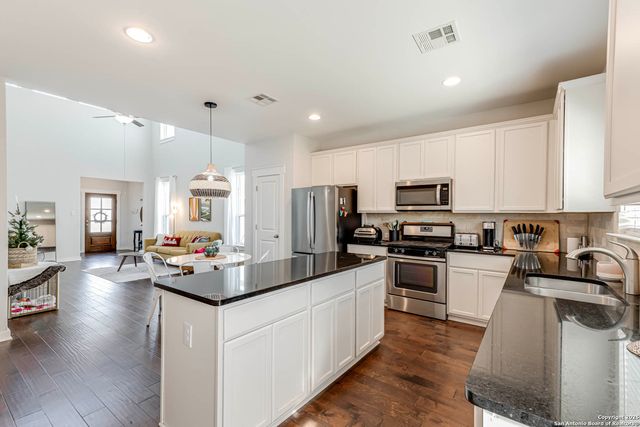 5230 Nature Path, Marion, TX 78124