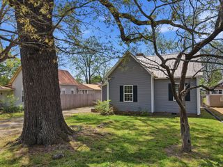 214 S Polk St, Tullahoma, TN 37388