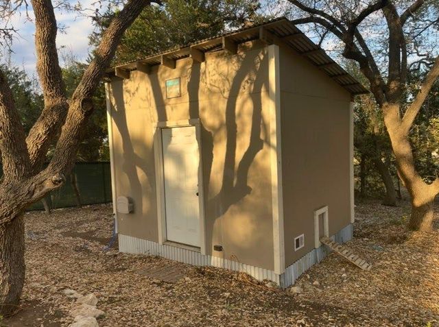 141 Arnold DR, Canyon Lake, TX 78133