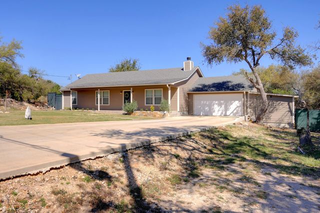 141 Arnold DR, Canyon Lake, TX 78133