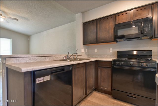 14557 Faxon Yucca, Horizon City, TX 79928