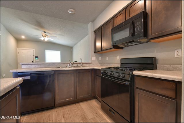 14557 Faxon Yucca, Horizon City, TX 79928