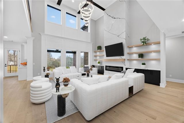 3245 Smithtown Road, Suwanee, GA 30024