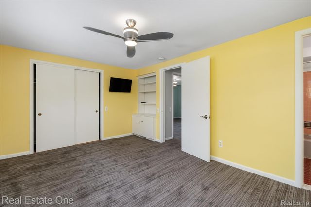 8675 Nadine Avenue, Huntington Woods, MI 48070