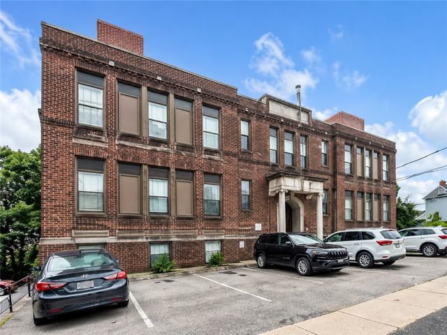 233 Ridgeview Avenue 16, West View, PA 15229