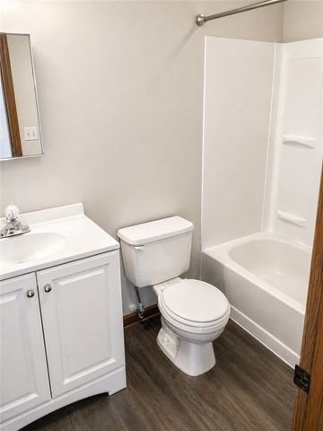 233 Ridgeview Avenue 16, West View, PA 15229