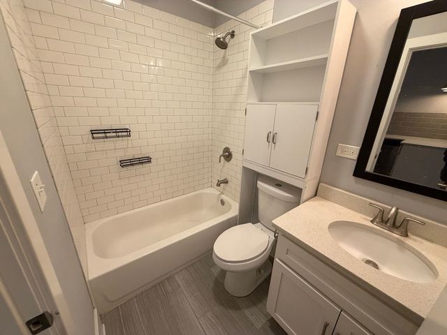 1722 W 21st Street 2F, Chicago, IL 60608