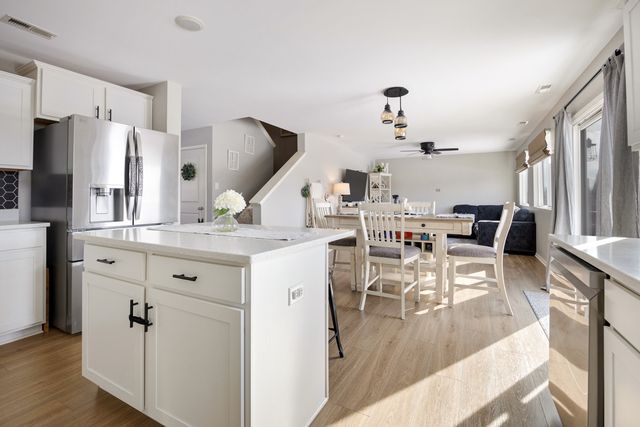 1595 Bayberry Lane, Pingree Grove, IL 60140